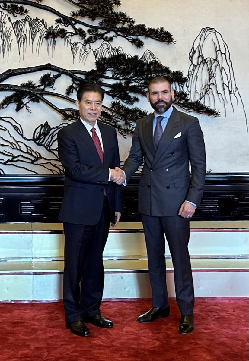En Reuniones con Autoridades y Empresas de la República Popular China